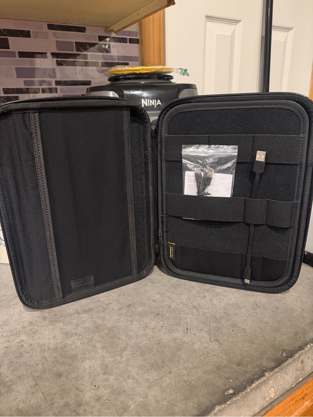 Tomtoc Portfolio Case - Picture 14 of 15